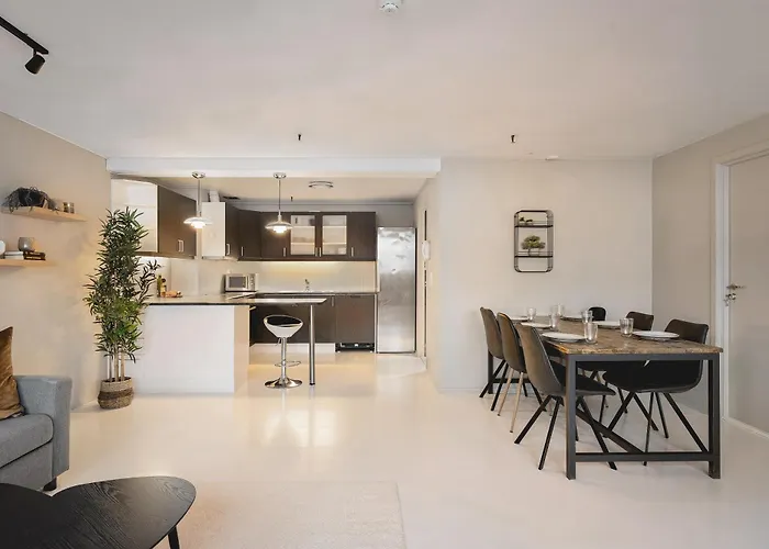 Arctic Homes - Downtown Penthouse *